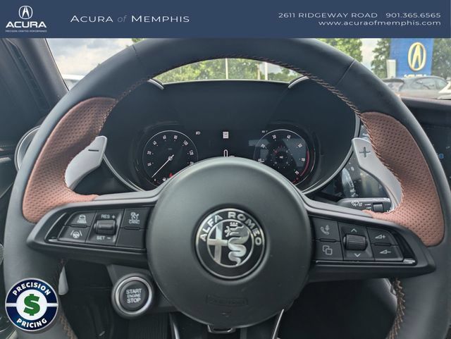 Used 2025 Alfa Romeo Giulia AWD w/ Driving Assist Package image 14