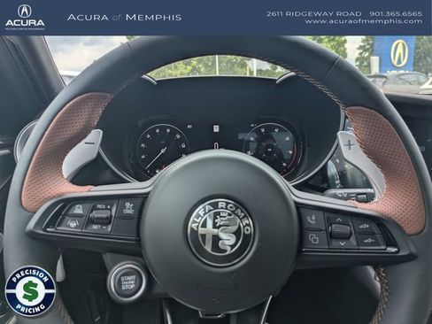 Used 2025 Alfa Romeo Giulia AWD w/ Driving Assist Package image 14