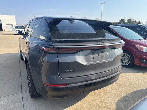 Used 2025 Jeep Wagoneer S Limited image 4