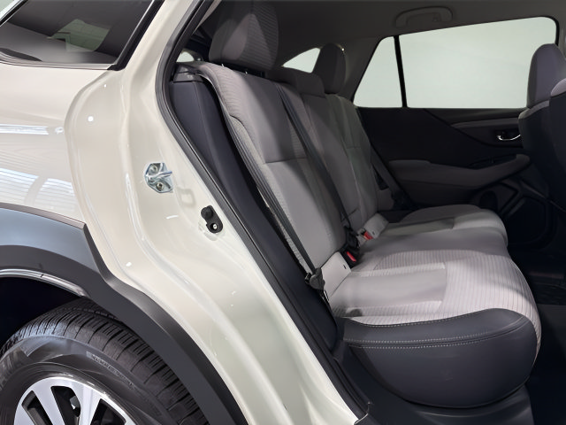 Used 2025 Subaru Outback Premium AWD/4WD image 32