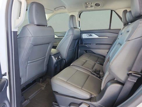 New 2026 Ford Explorer Active w/ Active Comfort Package image 17