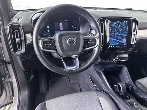 Used 2023 Volvo XC40 B5 Core image 58