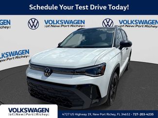 Used 2025 Volkswagen Taos SE FWD video 1