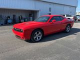 Used 2016 Dodge Challenger SXT image 3