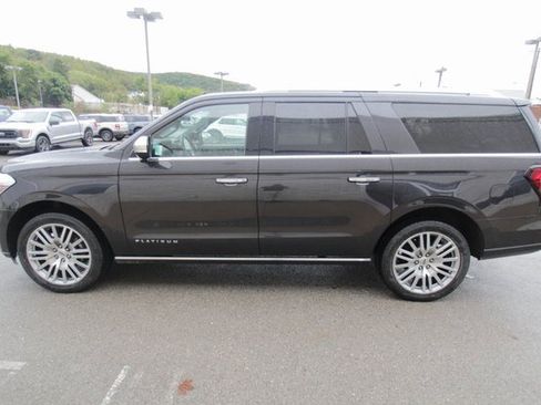 Used 2023 Ford Expedition Max Platinum image 11