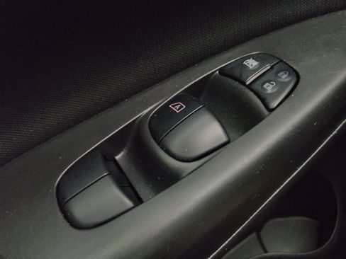 Used 2019 Nissan Sentra S FWD image 27