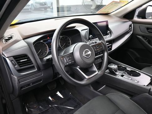 Used 2023 Nissan Rogue S image 10
