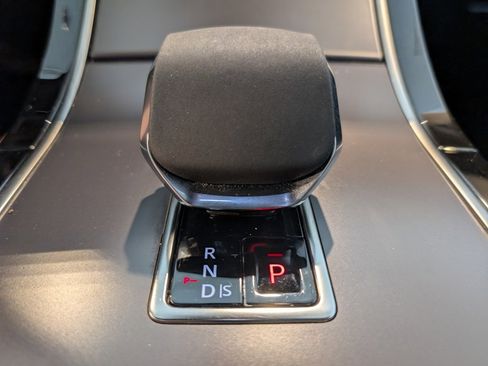 Used 2024 Land Rover Range Rover Evoque Dynamic SE image 25