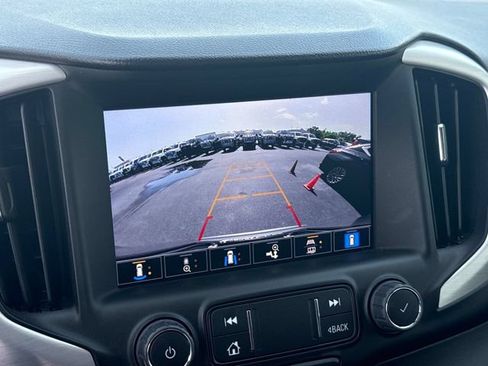 Used 2023 GMC Terrain SLT w/ Tech Package FWD image 20