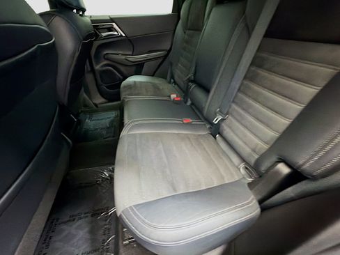 Used 2022 Mitsubishi Outlander SE FWD image 13