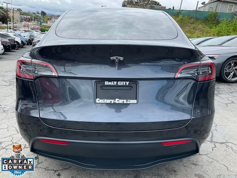 Used 2024 Tesla Model Y 2WD image 4