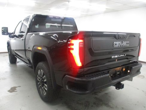 New 2026 GMC Sierra 2500 Denali Ultimate AWD/4WD image 11