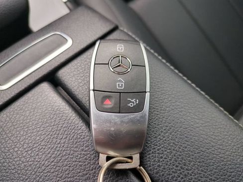 Used 2020 Mercedes-Benz GLB 250 4MATIC image 36