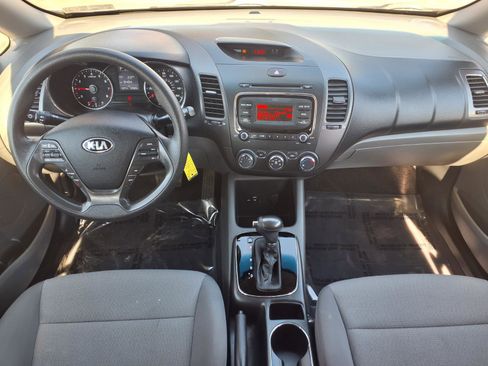 Used 2018 Kia Forte LX image 12