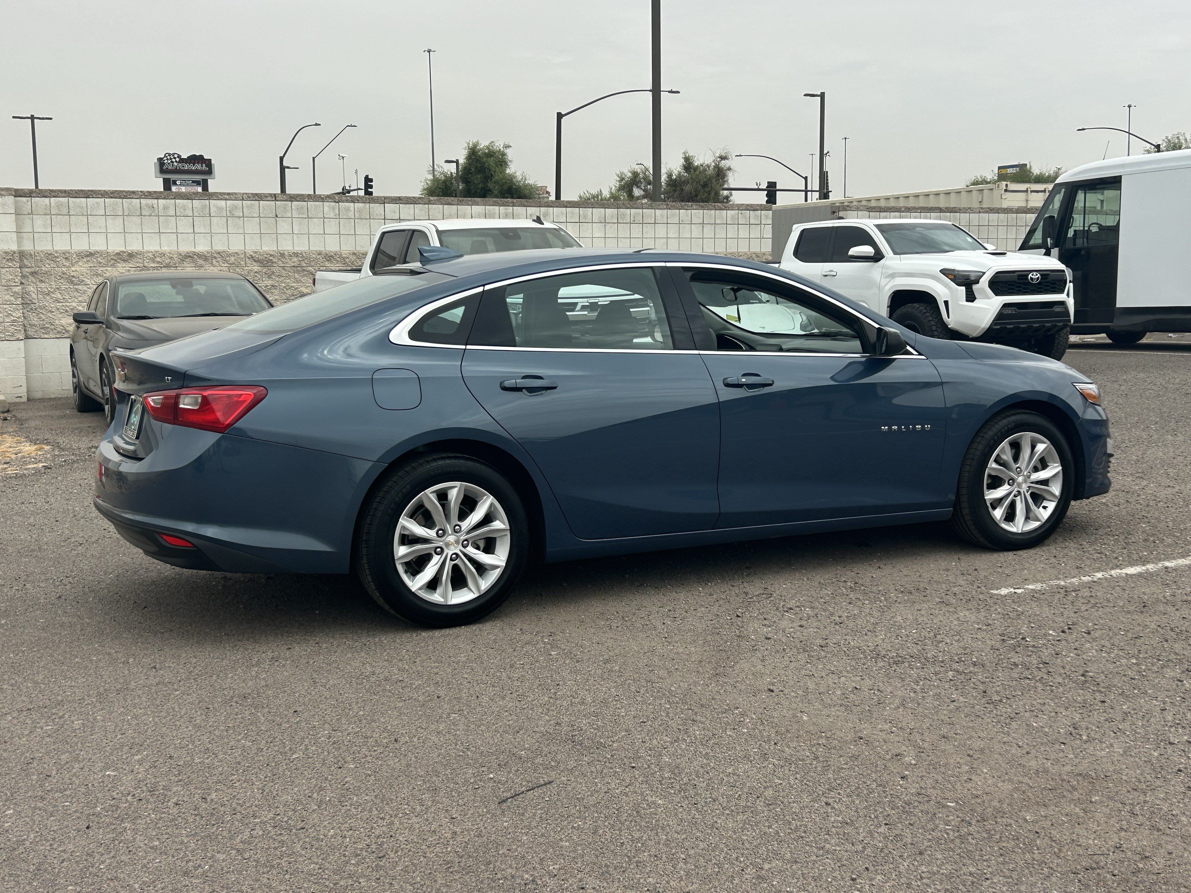 Used 2024 Chevrolet Malibu LT FWD image 4