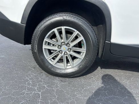 Used 2022 Chevrolet Traverse LT image 7