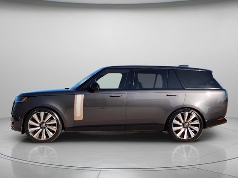 Certified 2023 Land Rover Range Rover SV AWD/4WD image 2