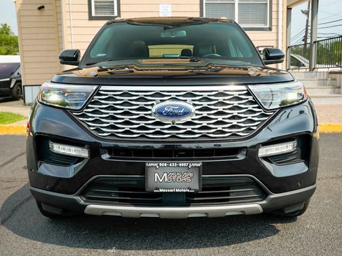 Used 2021 Ford Explorer Platinum w/ Equipment Group 601A AWD/4WD image 2