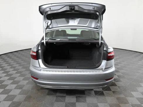 Used 2021 Volkswagen Jetta SE FWD image 9