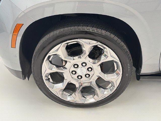 Used 2025 GMC Yukon XL Denali w/ Denali Reserve Package AWD/4WD image 26