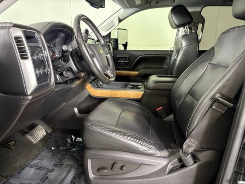 Used 2017 Chevrolet Silverado 1500 LTZ image 41