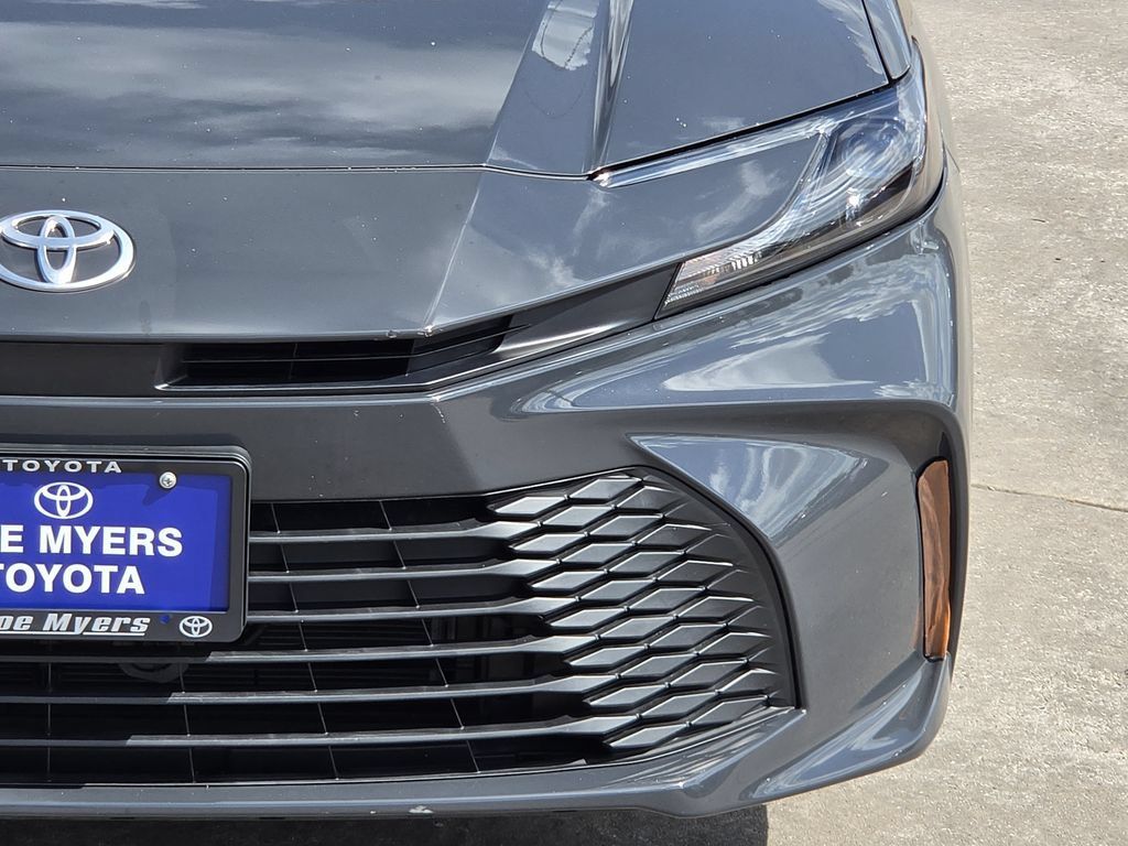 Used 2026 Toyota Camry LE FWD image 4