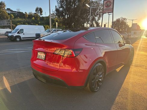 Used 2021 Tesla Model Y Performance image 8