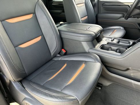 Used 2025 GMC Sierra 2500 AT4 w/ Technology Package image 27