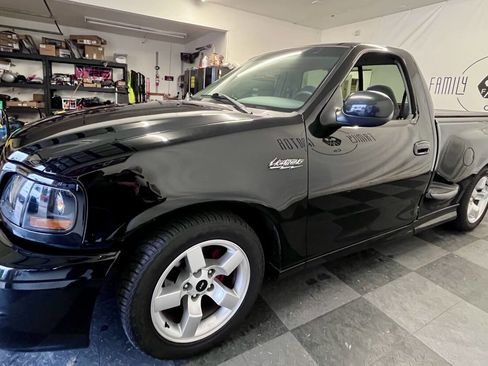 Used 2001 Ford F150 Lightning image 8