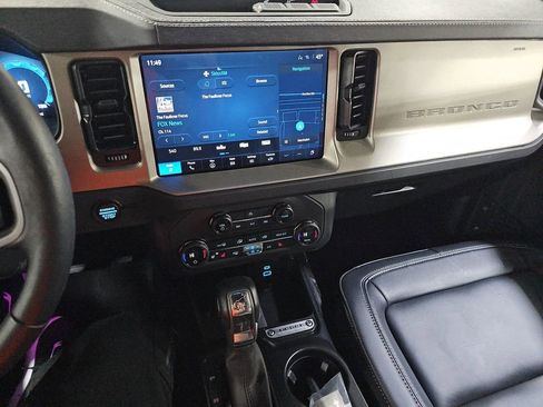 Used 2025 Ford Bronco Outer Banks image 17
