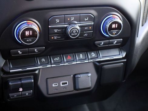 Used 2021 Chevrolet Silverado 1500 RST image 28