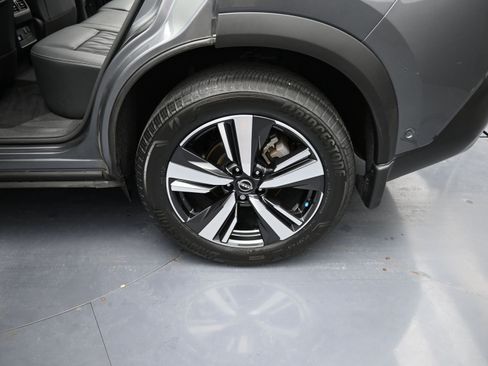 Used 2023 Nissan Rogue Platinum w/ Platinum Premium Package image 23