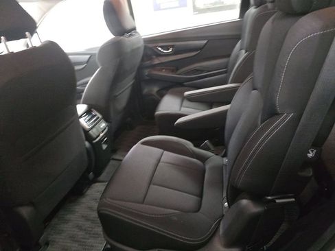 Used 2024 Subaru Ascent Premium w/ Convenience Package image 7