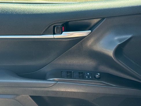 Used 2022 Toyota Camry SE FWD image 34