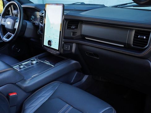Used 2023 Ford Expedition Platinum image 22