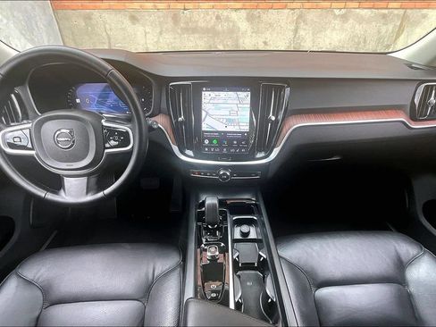 Certified 2025 Volvo V60 B5 Cross Country Plus AWD/4WD image 20