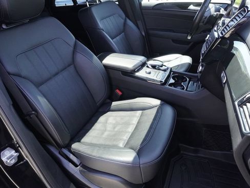 Used 2019 Mercedes-Benz GLE 400 4MATIC image 24