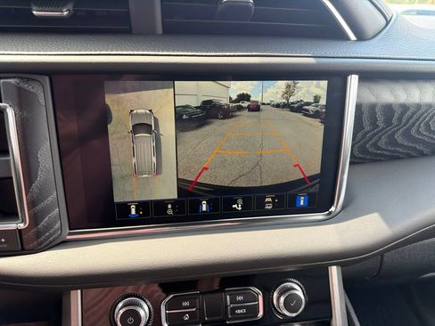 Used 2023 GMC Yukon XL Denali AWD/4WD image 26