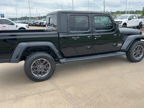 Used 2021 Jeep Gladiator Overland w/ Popular Equipment Package AWD/4WD image 9