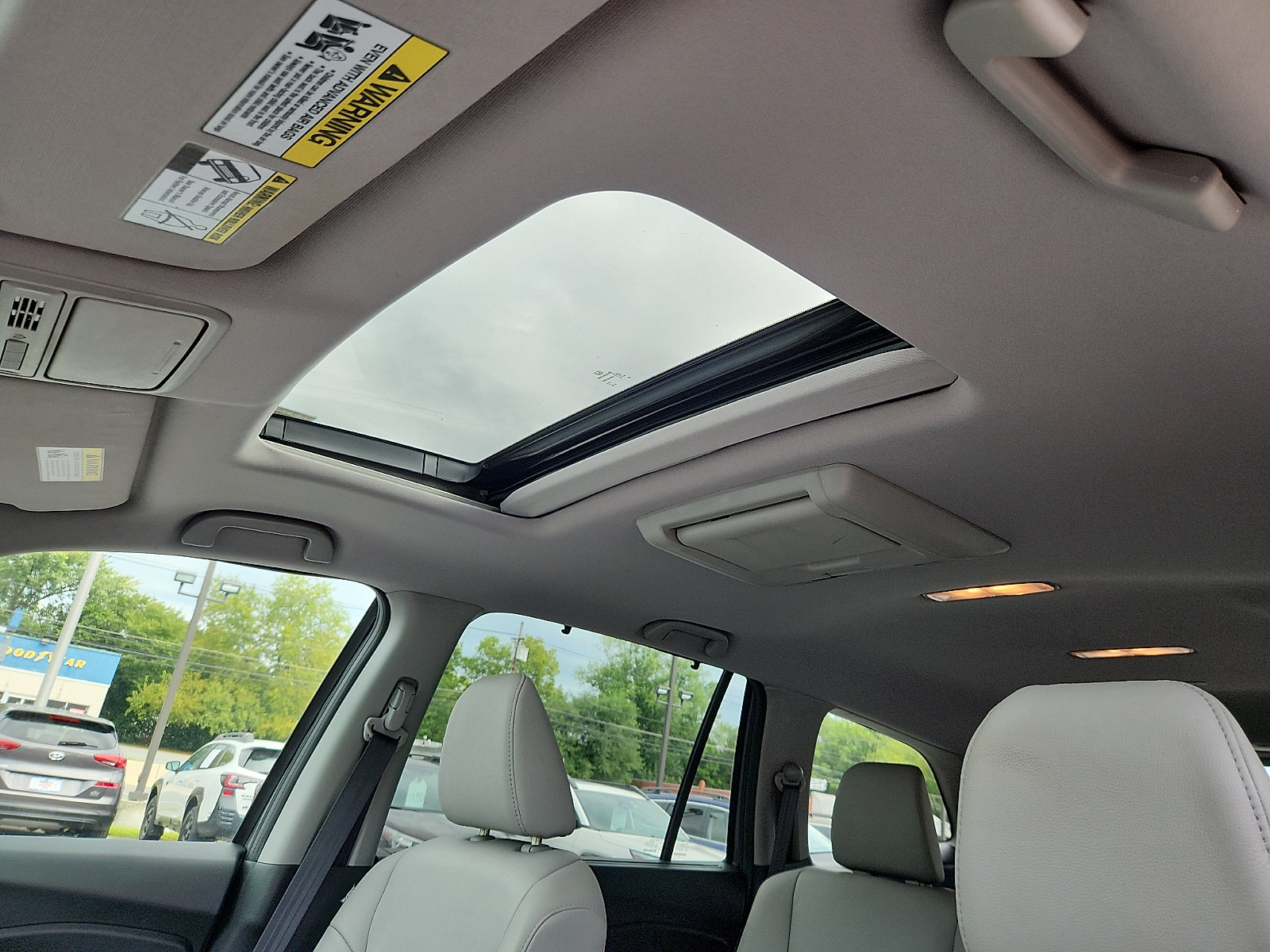 Used 2016 Honda Pilot Touring image 17