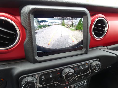 Used 2021 Jeep Wrangler Unlimited Rubicon image 4