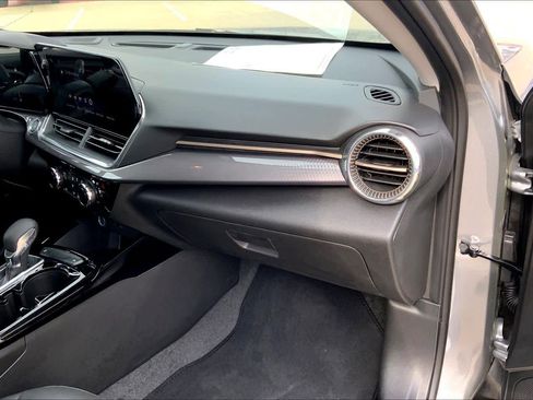 Used 2026 Chevrolet Trax ACTIV w/ Driver Confidence Package image 18