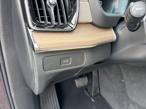 Used 2026 Volvo XC90 B5 Core w/ Protection Package Premier AWD/4WD image 14