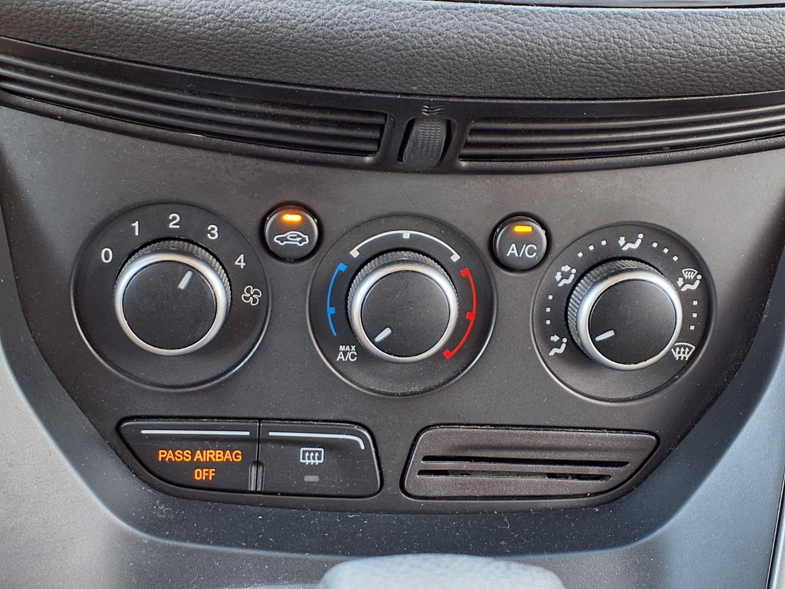 Used 2016 Ford Escape SE FWD image 15