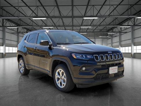 New 2025 Jeep Compass Latitude image 6