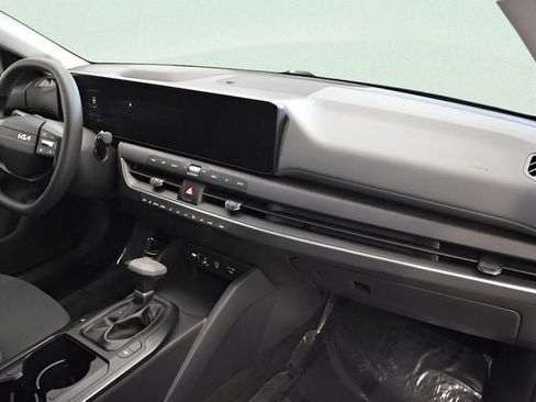 Used 2025 Kia K4 image 18