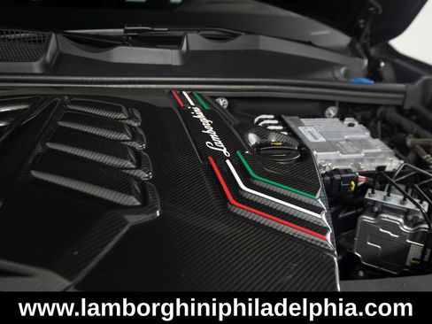 Used 2024 Lamborghini Urus Performante AWD/4WD image 52