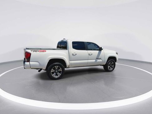 Certified 2019 Toyota Tacoma TRD Sport w/ Technology Package AWD/4WD image 8
