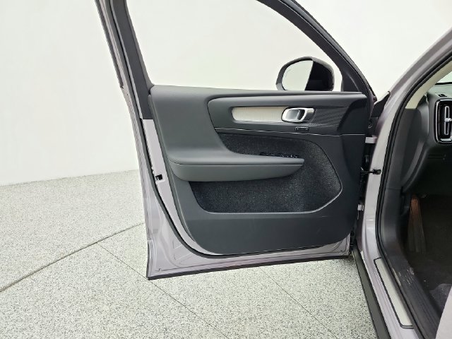 New 2026 Volvo XC40 B5 Plus w/ Climate Package AWD/4WD image 27
