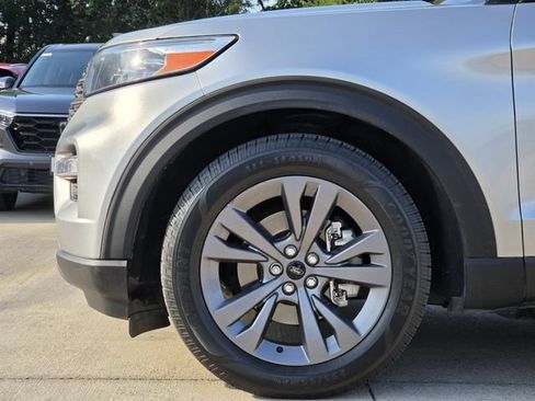 Used 2023 Ford Explorer XLT w/ Equipment Group 202A RWD image 7